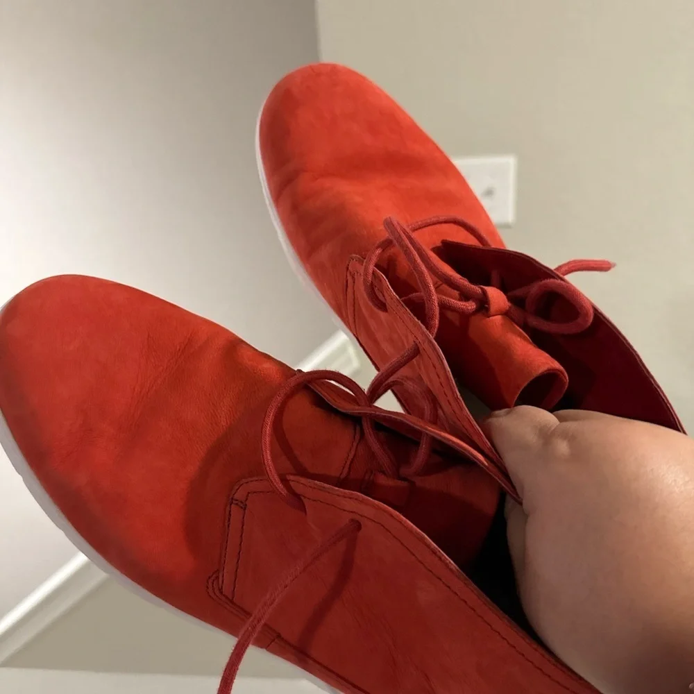 UGG Men's Freamon Chukka boots in red suede Sz 11